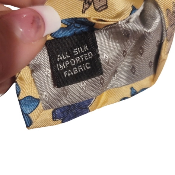 Men's Tie by Adolfo Couture 100% Silk Vintage 4" Wide - Picture 5 of 5